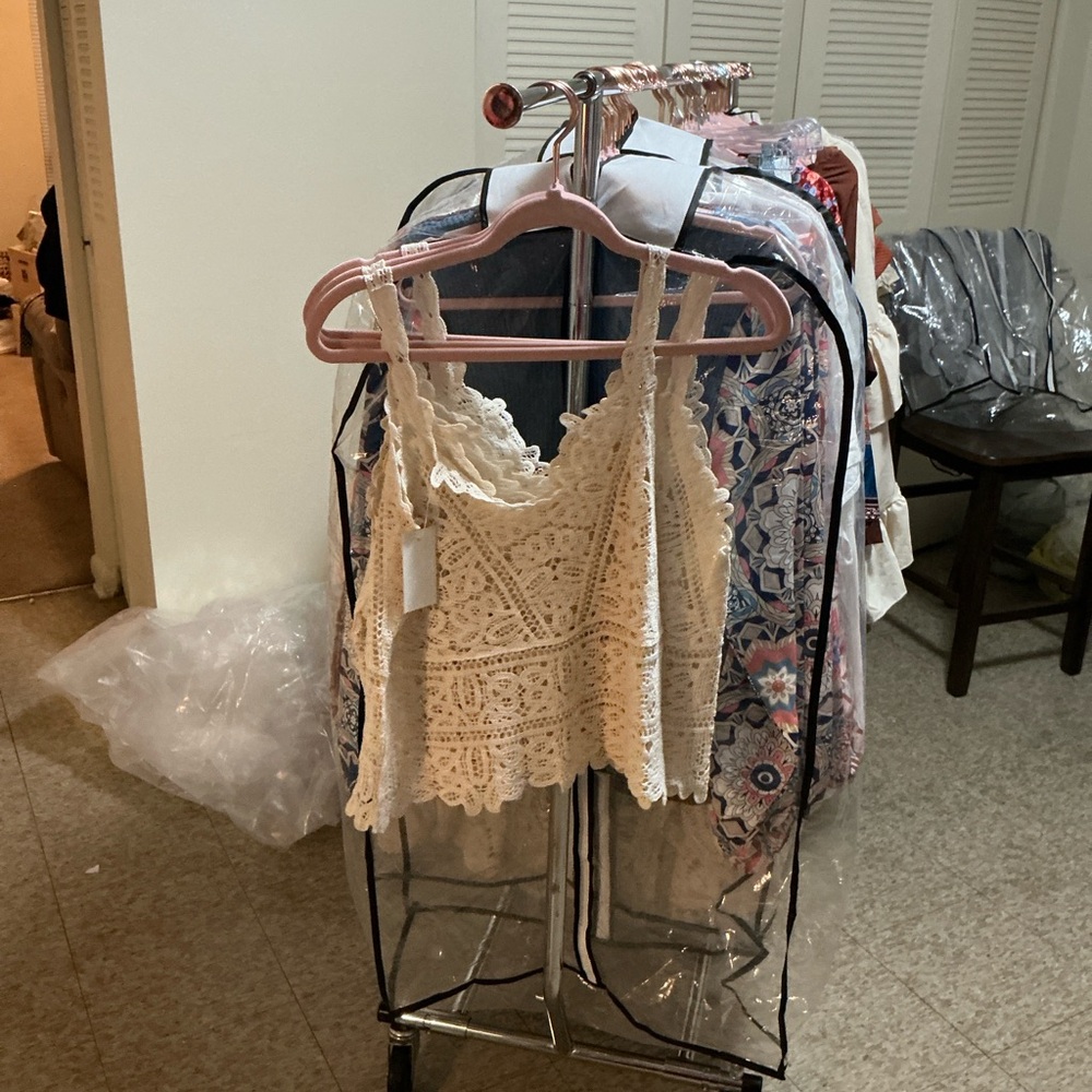 Cream Lace Cropped Tank Top